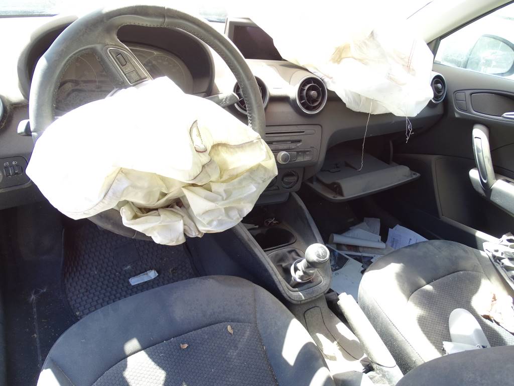 Audi Serie A1 A1 ATTRACT 1.2 Año 2013 #275