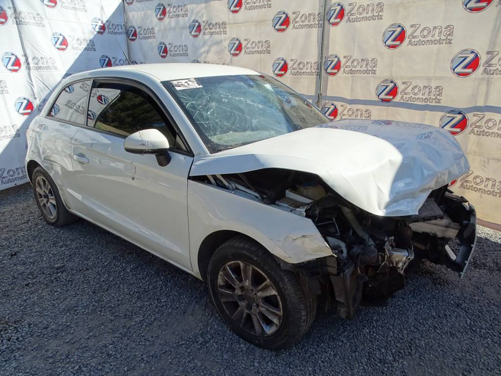 Audi Serie A1 A1 ATTRACT 1.2 Año 2013 #444