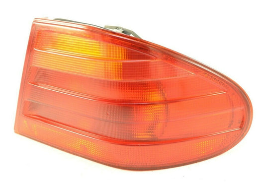 Farol Trasero Derecho Mercedes Benz Clase E (W210) 2108200264