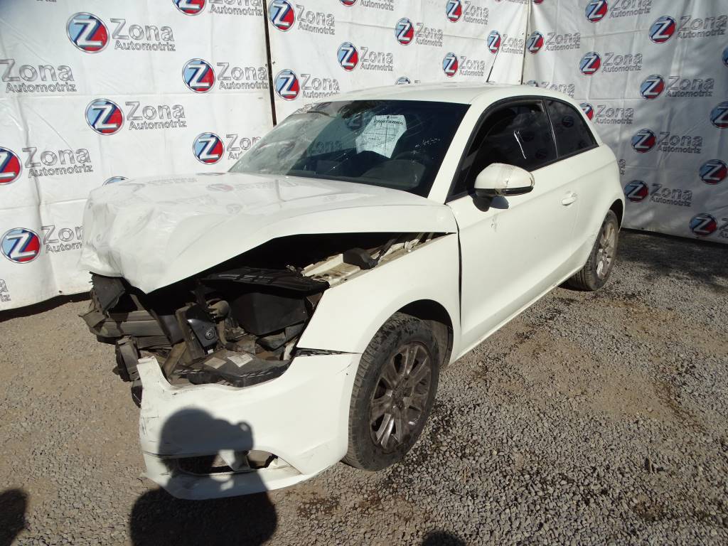 Audi Serie A1 A1 ATTRACT 1.2 Año 2013 #444