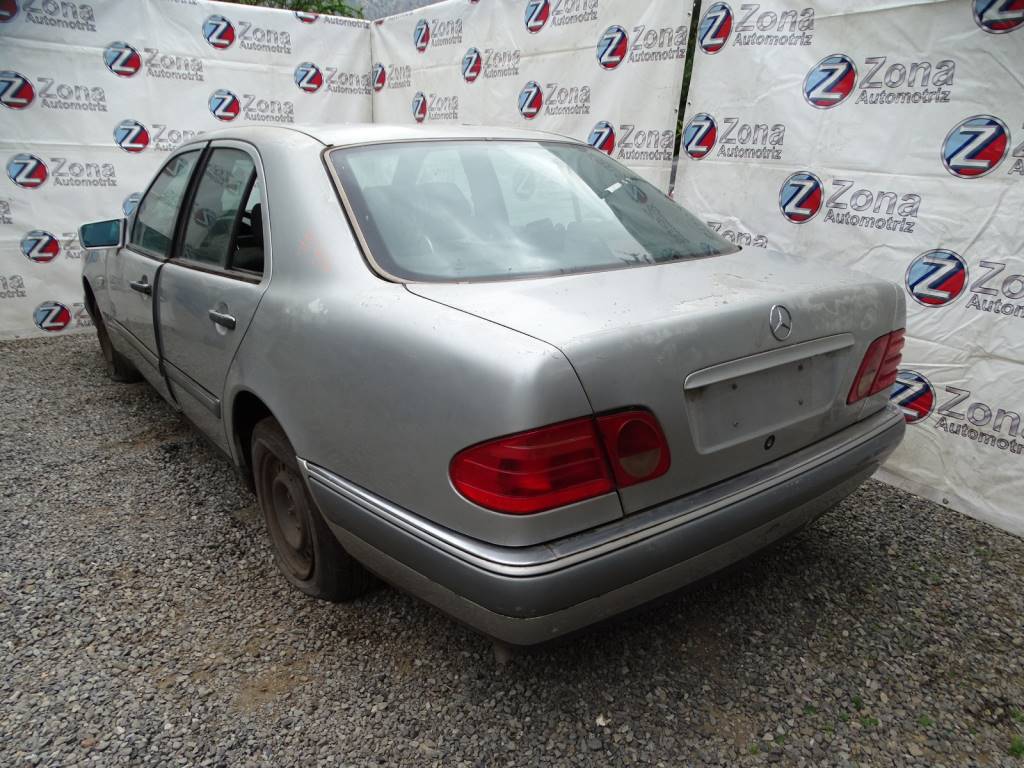 Mercedes Benz Clase E (W210) E 240 Año 1999 #416