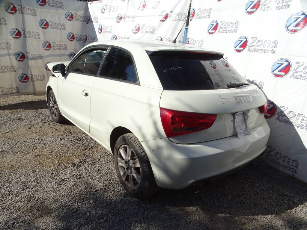 Audi Serie A1 A1 ATTRACT 1.2 Año 2013 #444