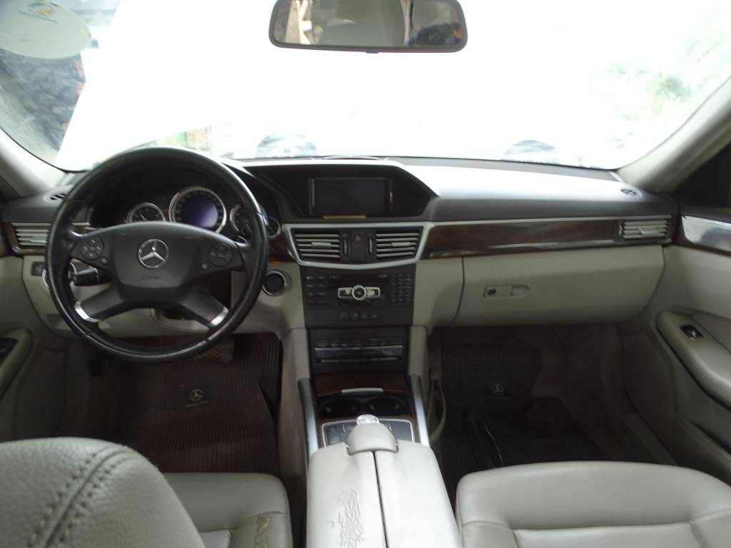 Mercedes Benz Clase E (W212) E 200 CGI Año 2012 #536