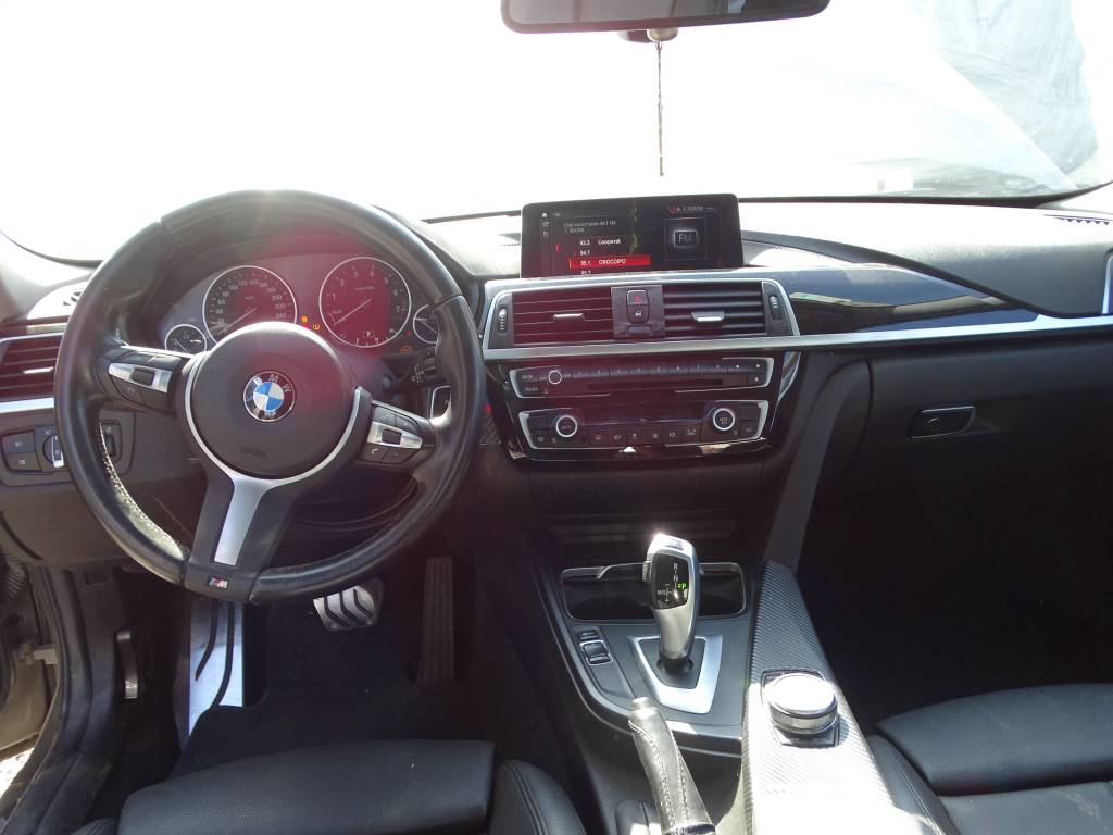 BMW Serie 3 (F30) 318 i Año 2018 #542