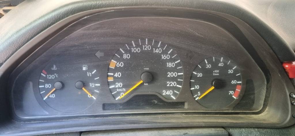 Mercedes Benz Clase E (W210) E 240 Año 1999 #416