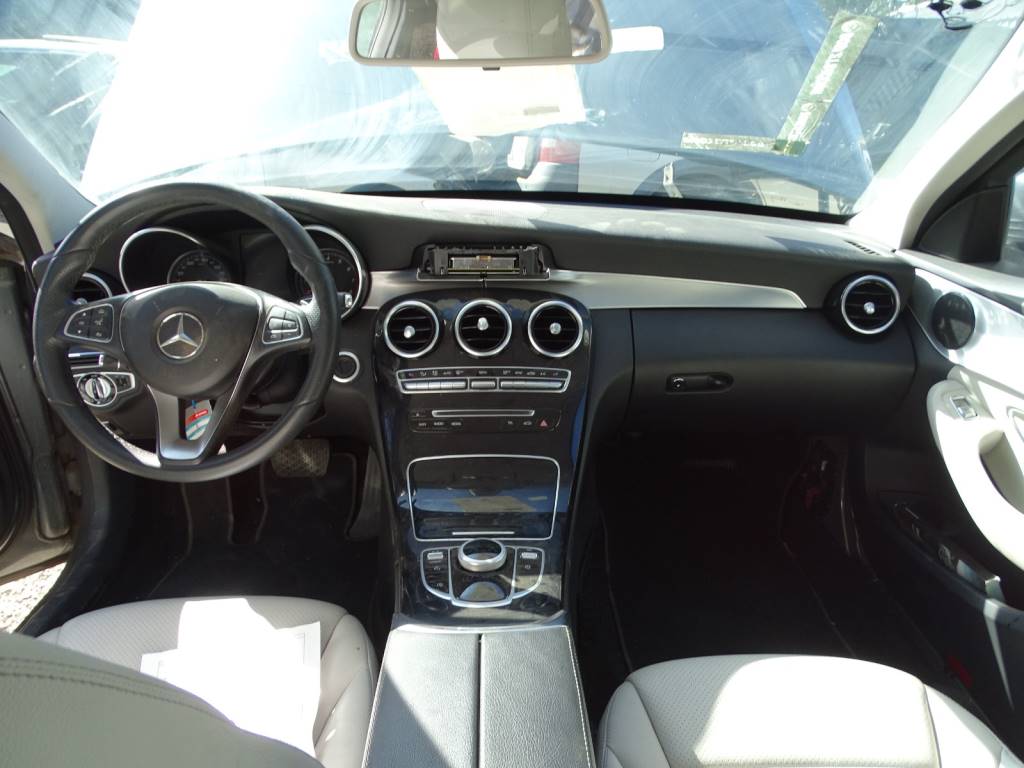 Mercedes Benz Clase C (W205) C 180 Año 2015 #435