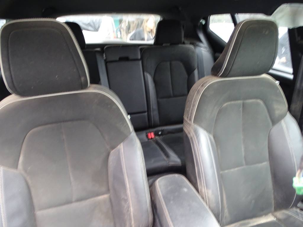 Volvo Serie XC40 T5 AWD Año 2021 #408