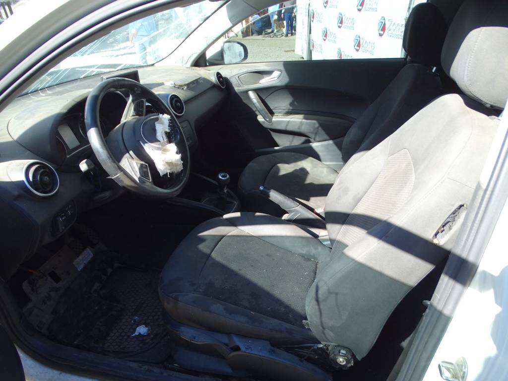 Audi Serie A1 A1 ATTRACT 1.2 Año 2013 #444