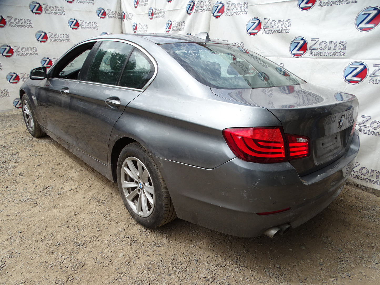 Bmw Serie 5 (F10) 523 i Año 2011 #526